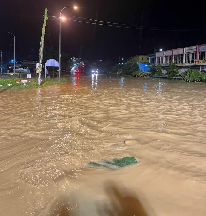 芦骨再也 水灾