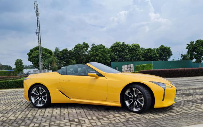 LC 500 Convertible