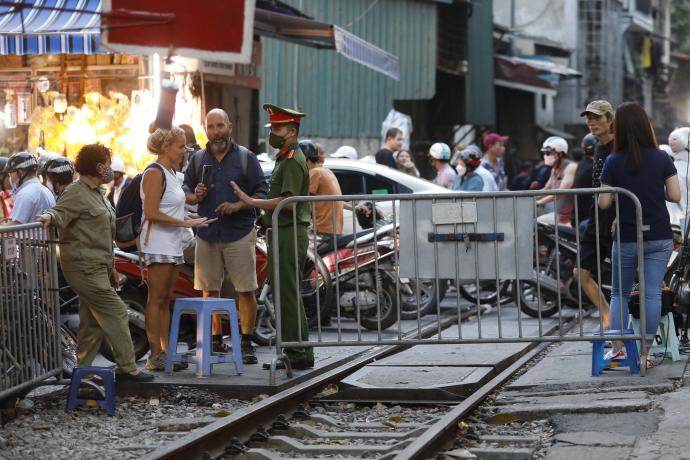 越南河内火车街 Hanoi Train Street