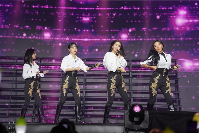 MAMAMOO, 颂乐, 辉人, 华莎, 玟星, MAMAMOO WORLD TOUR ‘MYCON’–KUALA LUMPUR, 莎阿南美拉华蒂体育馆, 演唱会, 