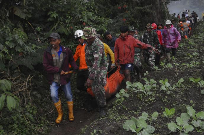 印尼火山爆发增至22死