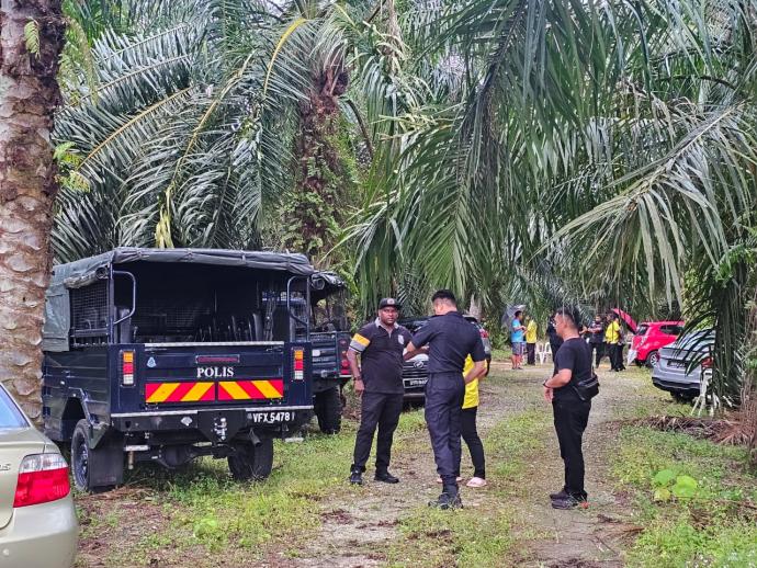 弟挥镰刀砍死兄嫂