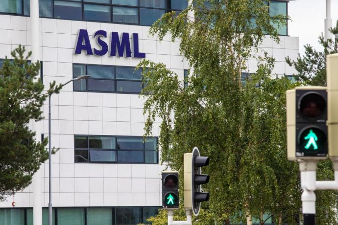 ASML 彭博社