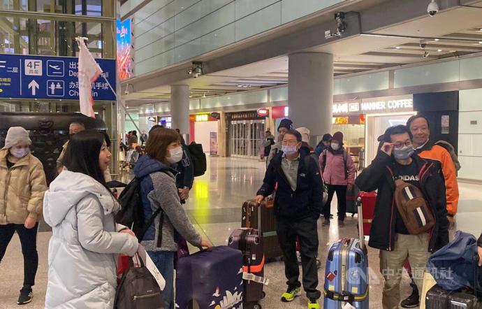 台湾旅游团抵达北京机场