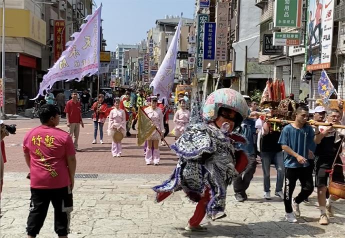 台南游街酬神