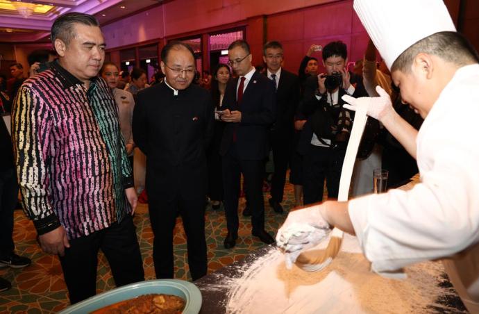 欧阳玉靖 陆兆福 中国驻马来西亚大使馆庆祝中国成立75周年招待会