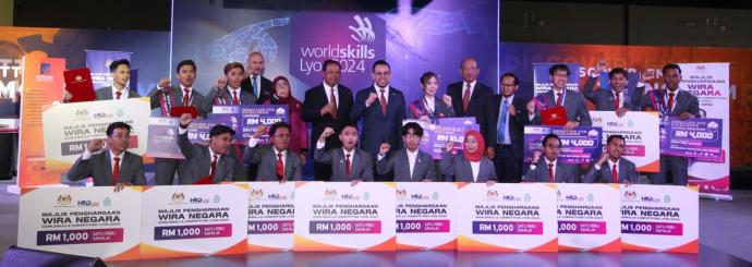 沈志强出席2024年世界技能大赛（WSC）国家英雄颁奖典礼