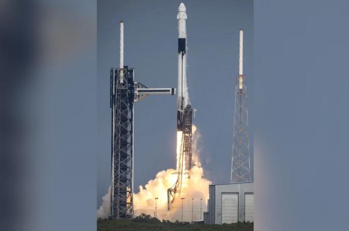 SpaceX“猎鹰9号”火箭升空（欧新社）