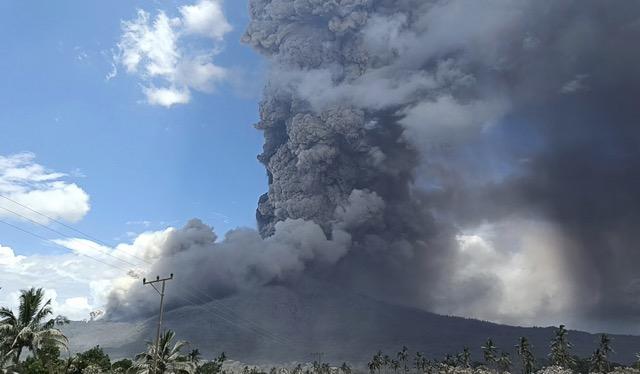 勒沃托比拉基拉基火山