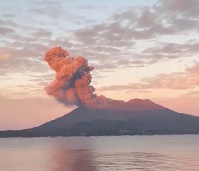 日本樱岛火山喷发