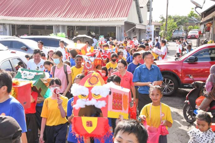 学生 环保 舞狮 根登新村