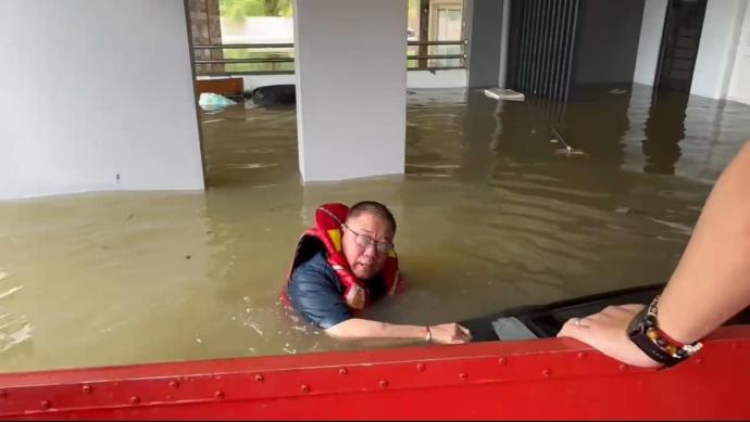 民都鲁洪灾 张庆信救援