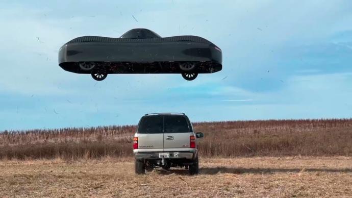 加州“无限航空”电动飞行车（视频截图，取自优管@designboom）