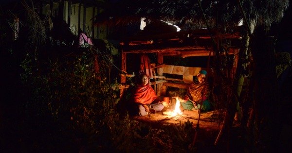 月经来女子被迫住到附近茅草屋。