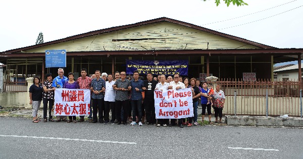 马华士拉央区会与李金狮村联邦村委会作好准备，以人肉之躯阻挡拆迁队。